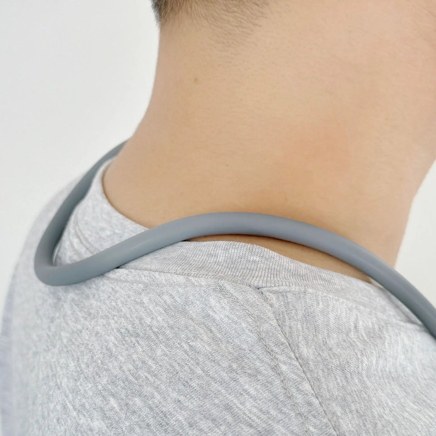 TUQ Universal Adjustable Phone Clip Holder With Chest Strap